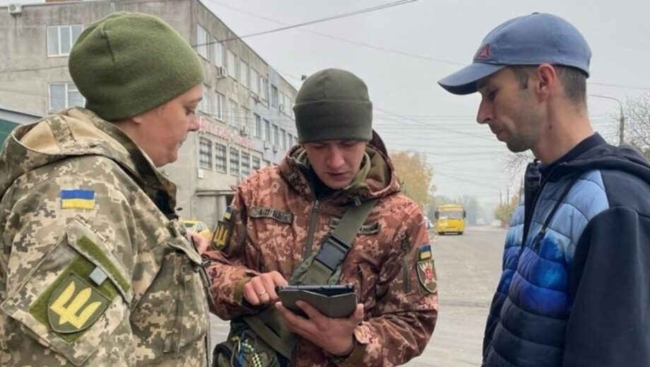 Можно ли забронировать работника после вручения повестки
