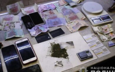В Запорожье полицейские ликвидировали наркогруппировку с ежемесячной прибылью в миллион гривен
