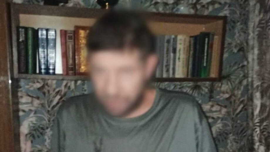 У Києві чоловік погрожував сусідці фізичною розправою після зауваження