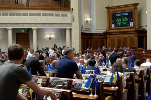 В Верховной Раде предлагают запретить транзит российской нефти через Украину