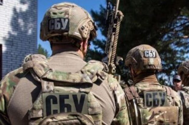 Добровільно воювали на боці росіян та обстрілювали позиції ЗСУ: СБУ повідомила про підозру зрадникам