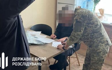 В Киеве суд рассмотрит дело главы ВЛК, который за $2000 переводил военных с фронта в тыл