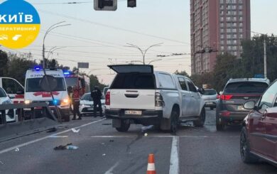 У Києві загинув правоохоронець у ДТП за участю військового службового авто