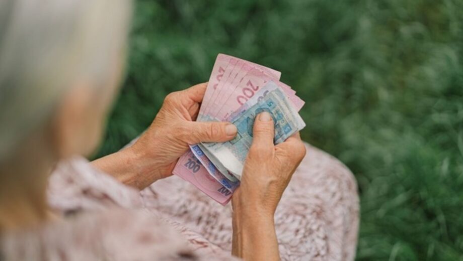 З 1 березня пенсії зросли у середньому майже на 400 гривень