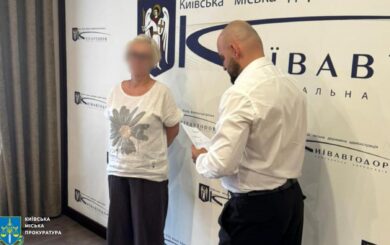 Пісочні схеми на мосту Метро: чиновниця ”Київавтодору” ”зарила” 900 тисяч з бюджету у пісок
