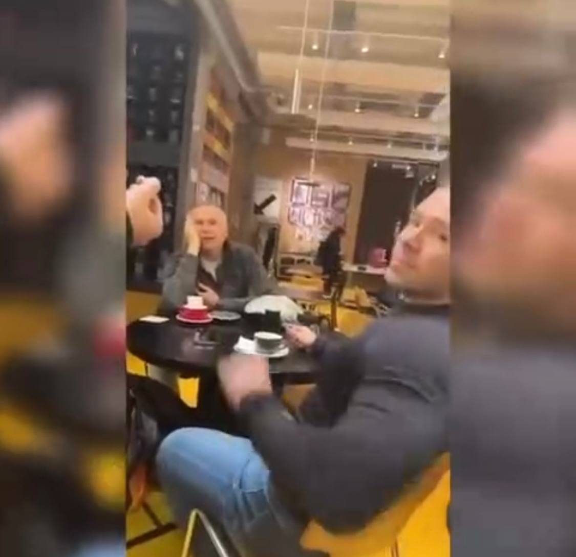 В Киеве в кафе напали на девушку из-за замечаний о русском языке