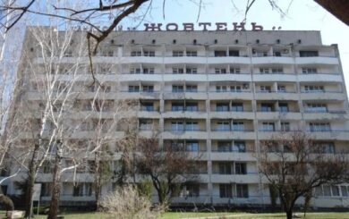 Санаторий под прицелом: кто и зачем воюет за »Октябрь» в Конче-Заспе