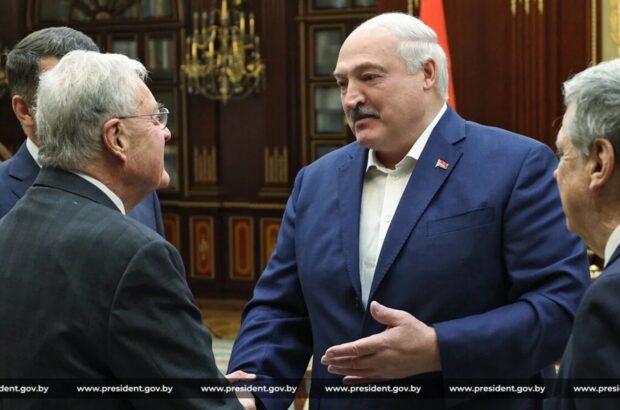 Трамп поздравил Лукашенко с днем рождения и отметил прогресс в отношениях