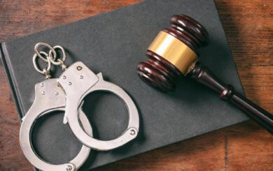 Спецпрокуратури викрили схеми з ”бойовими” виплатами — 34 млн грн збитків, десятки підозр і затримань