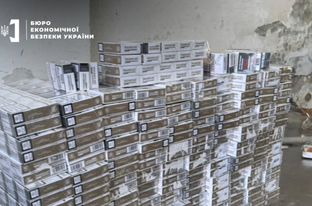 Контрафактний тютюн і алкоголь на Львівщині: БЕБ передало до суду одразу три справи