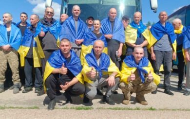 Обмін полоненими в Україні 2025: повернулися 84 військові та цивільні, серед яких захисники Маріуполя”