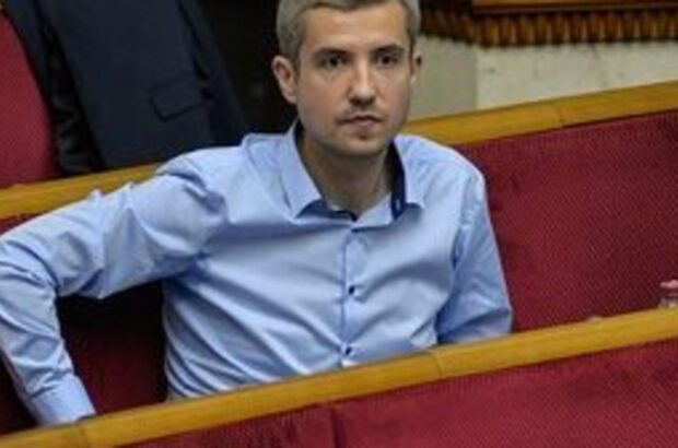 Нардеп від ”Голосу” Володимир Цабаль склав мандат: його місце може зайняти Микола Давидюк