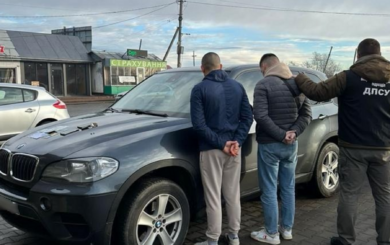 Поблизу кордону з Румунією затримали організатора та переправника разом з ”клієнтом”