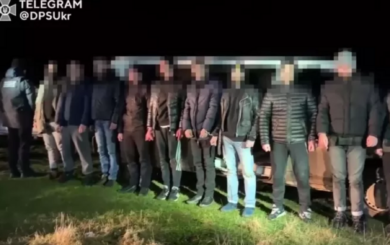 Десятеро ухилянтів ”найняли” пором до Молдови, але так і не змогли втекти
