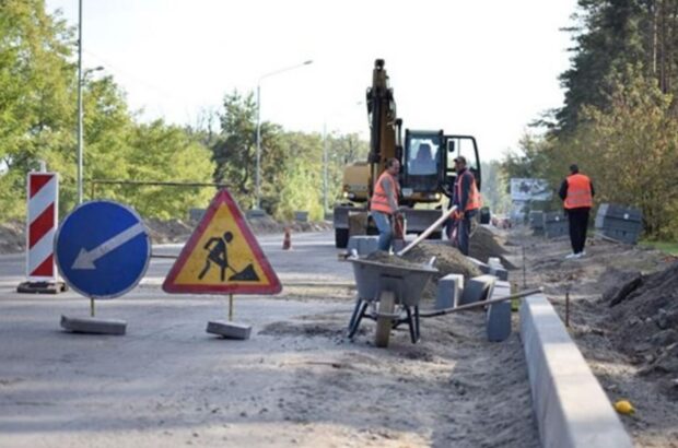 На дорогах України діють обмеження руху вантажівок через аномальну спеку