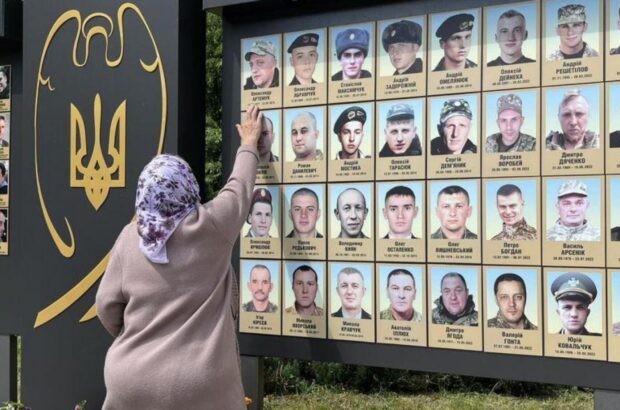 Надругательство над мемориалом: в Ковеле задержали злоумышленника, повредившего баннеры павших воинов