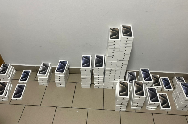 124 іPhone під сидінням: водій автобуса став першим підозрюваним у справі про товарну контрабанду в Україні