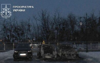 В Киеве поджигатели на заказ уничтожали элитные авто