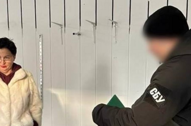 Антиукраїнській активістці з Чернівців, яка зливала в мережу військові обʼєкти повідомили про підозру