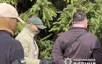 Двох юристів у Києві затримали за фіктивне працевлаштування для призовників