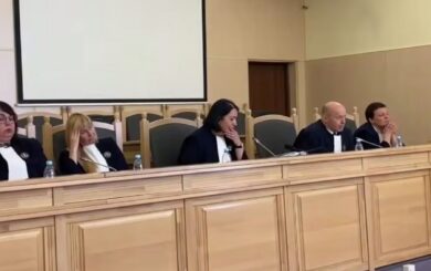 Адвокати Порошенка заявили про фальсифікацію документів: санкції ухвалили до подання уряду
