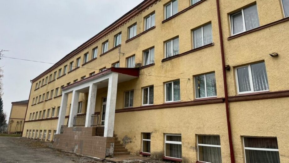 Інна Мірошниченко заявила про корупцію та шантаж батьків Новосільської спецшколи