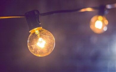 Наступного тижня українцям можуть повернути графіки відключення світла