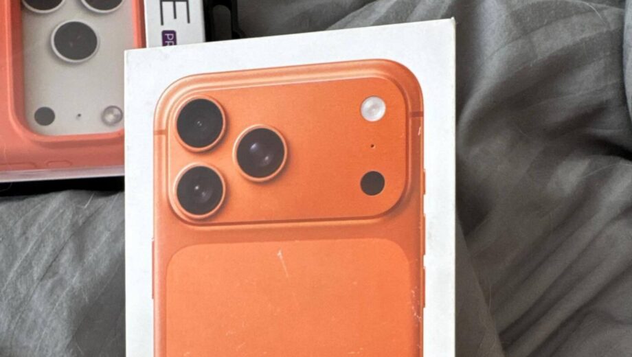 Замовила iPhone 17 Pro Max у ”Comfy” – отримала муляж: магазин нібито відмовив допомогти