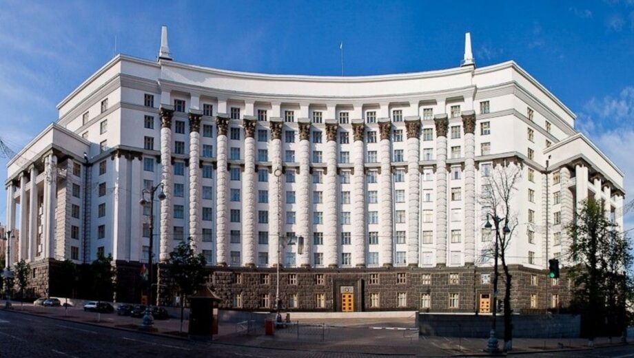 Кабмин планирует передать земли НААН новому госпредприятию: научное сообщество возмущено