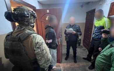 На Вінниччині викрито шахрайський кол-центр, де ошукували людей по всій країні