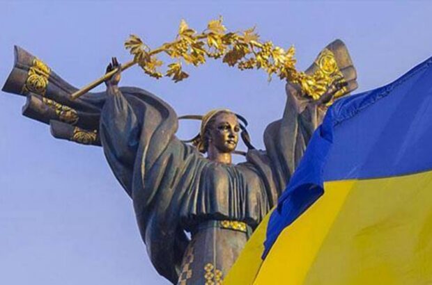 В Украине хотят вернуть выходные на праздники