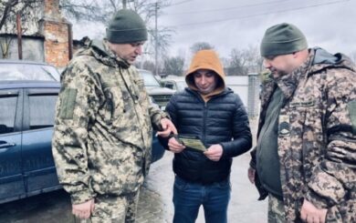 Скандал у Дніпрі: ТЦК мобілізував батька, який сам виховує малолітнього сина