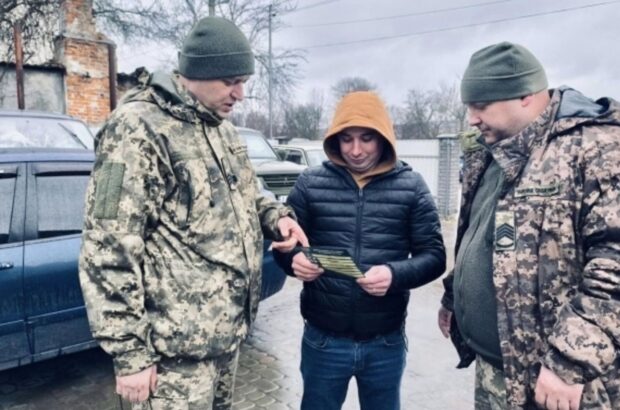 Скандал у Дніпрі: ТЦК мобілізував батька, який сам виховує малолітнього сина