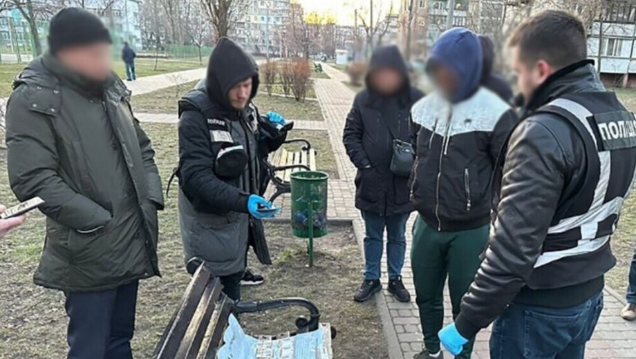 В Киеве два мошенника сняли почти 350 тыс. грн с чужого счета: что известно о схеме