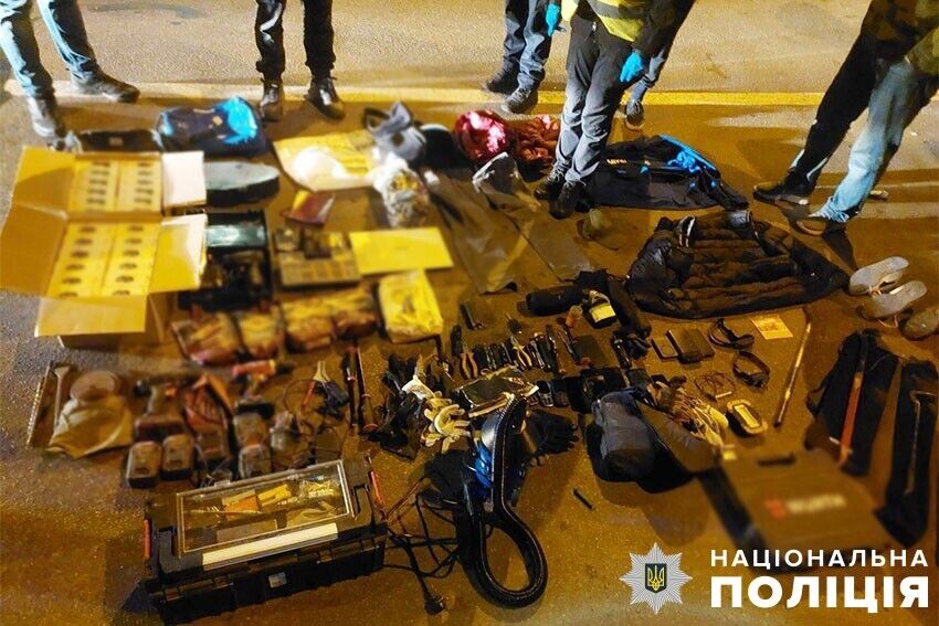 В Киеве нарушители бросили боевую гранату в полицейских во время задержания