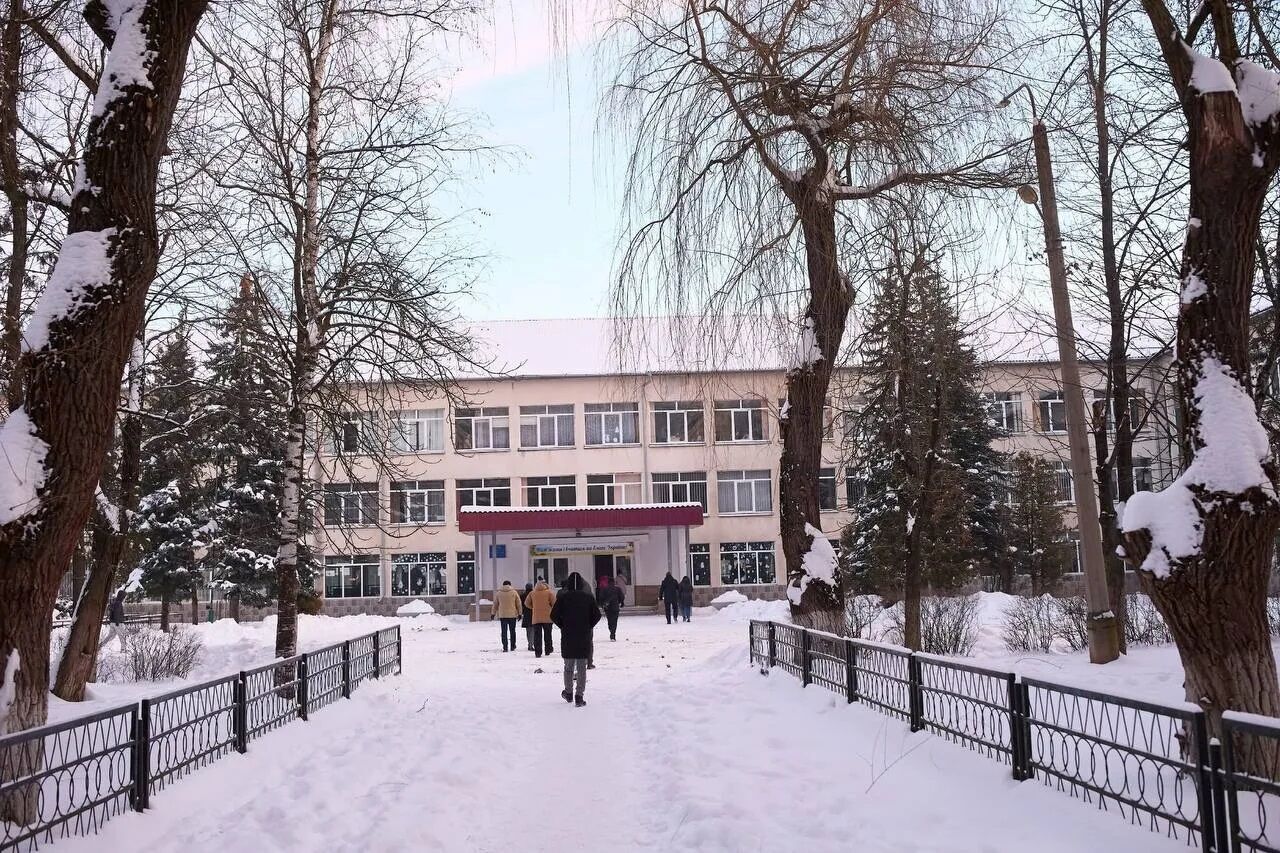 Понад 160 тисяч школярів уже повернулися в Київські школи на очне навчання