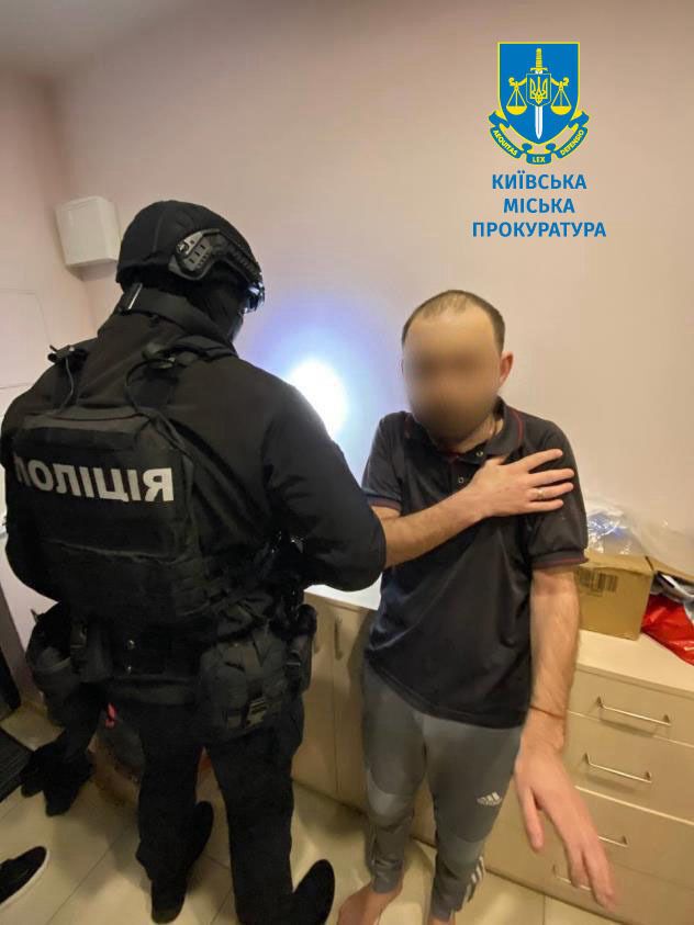 Мошенники под видом военных: в Киеве задержали организаторов аферы с гуманитарной помощью