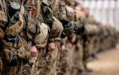 Когда военные получат зарплату в марте: основной оклад и боевые выплаты