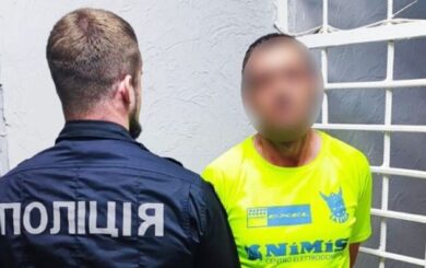 Ворвался с оружием в магазин и взял женщину в заложники: в Закарпатье задержали подозреваемого