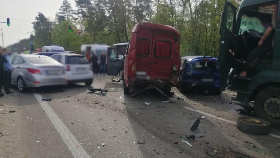 Восемь раненых и шесть поврежденных автомобилей: полиция Киева задержала виновника ДТП