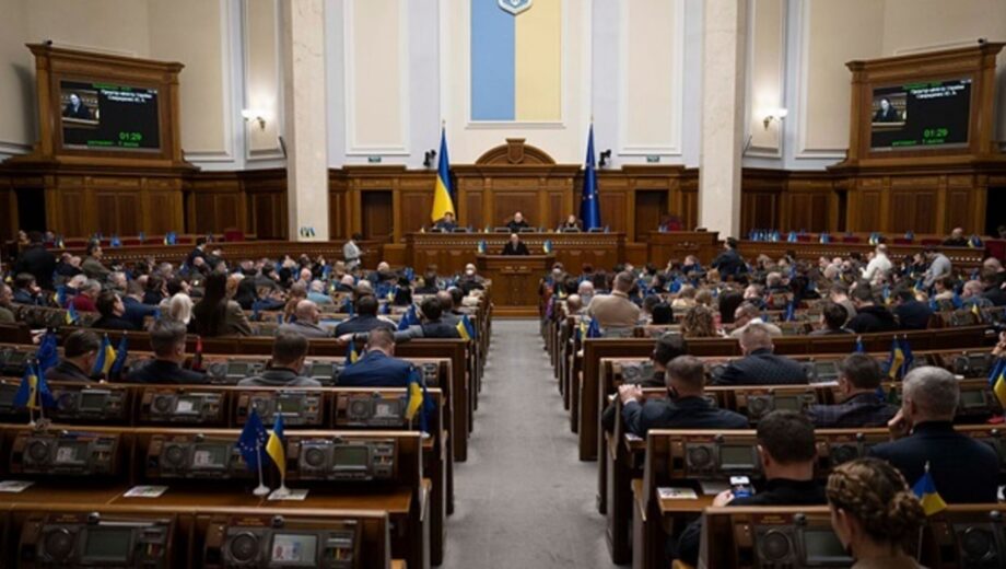 Стало известно, какой вирус подхватили парламентарии в Верховной Раде