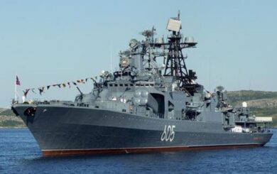 В Баренцевом море горит российский противолодочный корабль »Адмирал Левченко»