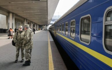 В Черновцах военному отказали в льготном билете: он провел ночь на автостанции