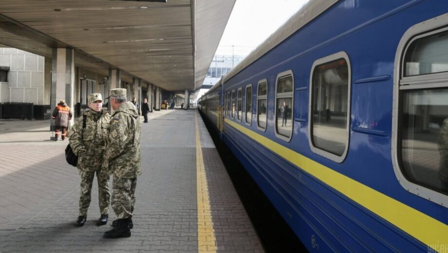 В Черновцах военному отказали в льготном билете: он провел ночь на автостанции
