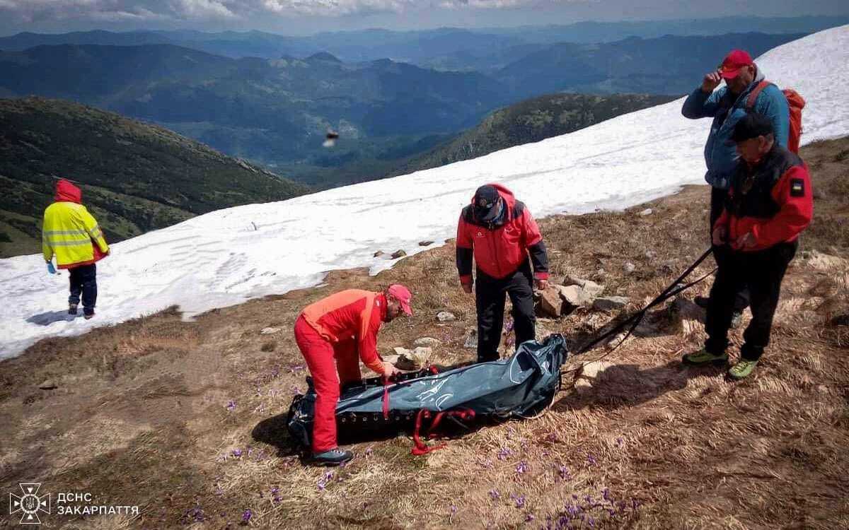 На границе Закарпатья и Прикарпатья туристы обнаружили тело: погибшим оказался 54-летний киевлянин