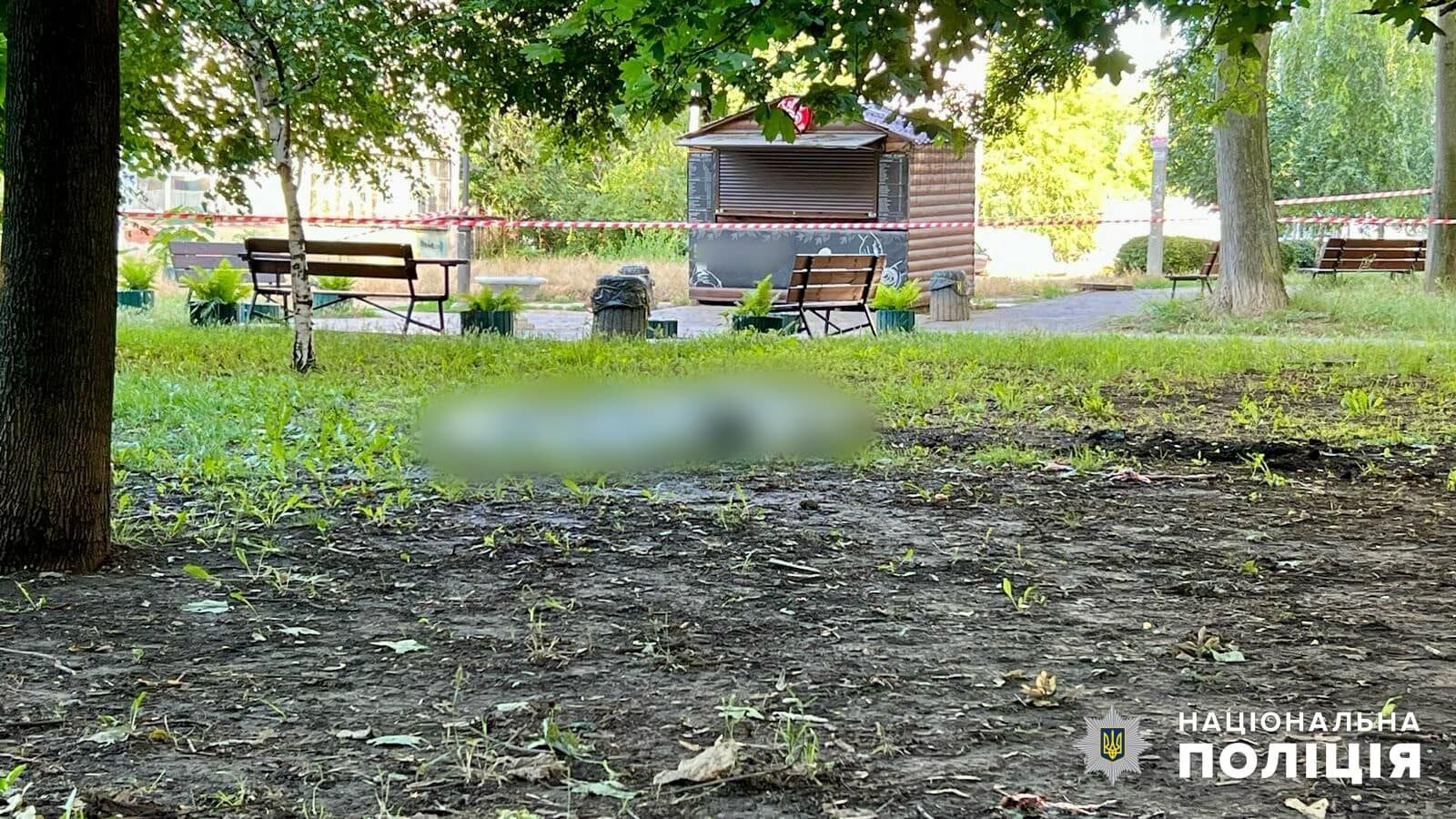 В Одессе 43-летний мужчина лег на гранату и взорвал себя в парке