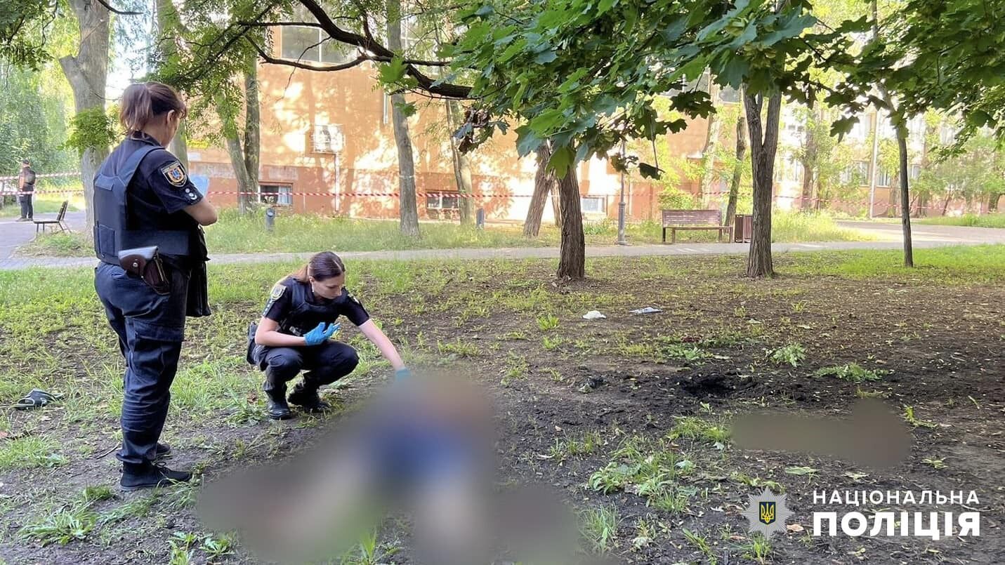 В Одессе 43-летний мужчина лег на гранату и взорвал себя в парке