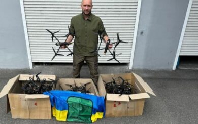 ”Дрони як патрони”: БФ ”Батальйон Волонтер” передав чергову партію FPV на Харківський напрямок (фото)
