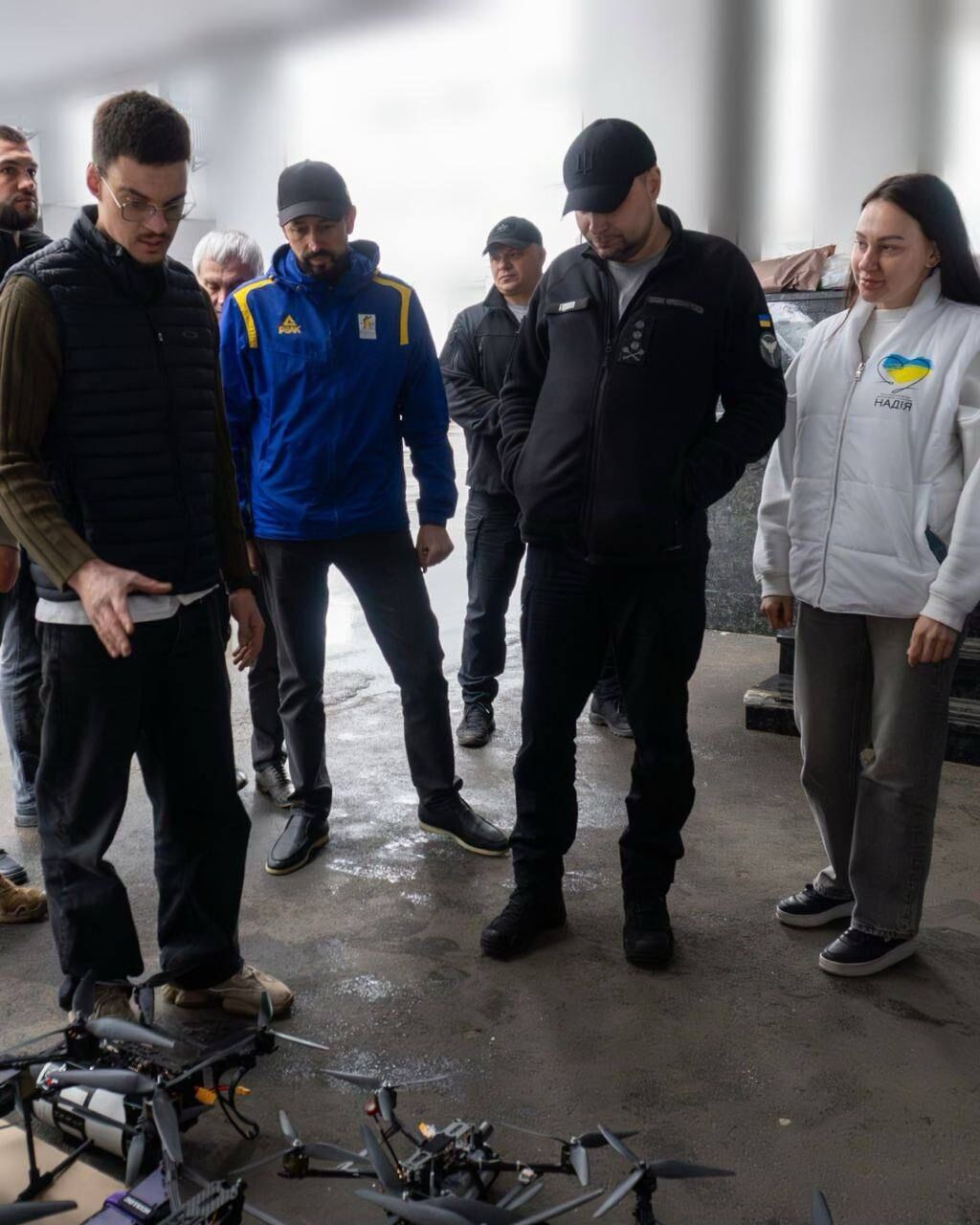 Украинские разведчики получили РЭБ-системы, дроны и Starlink для фронта