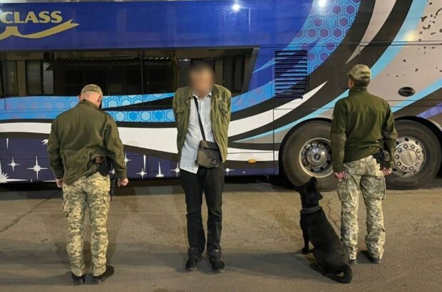 Киянин намагався ”зайцем” перетнути кордон